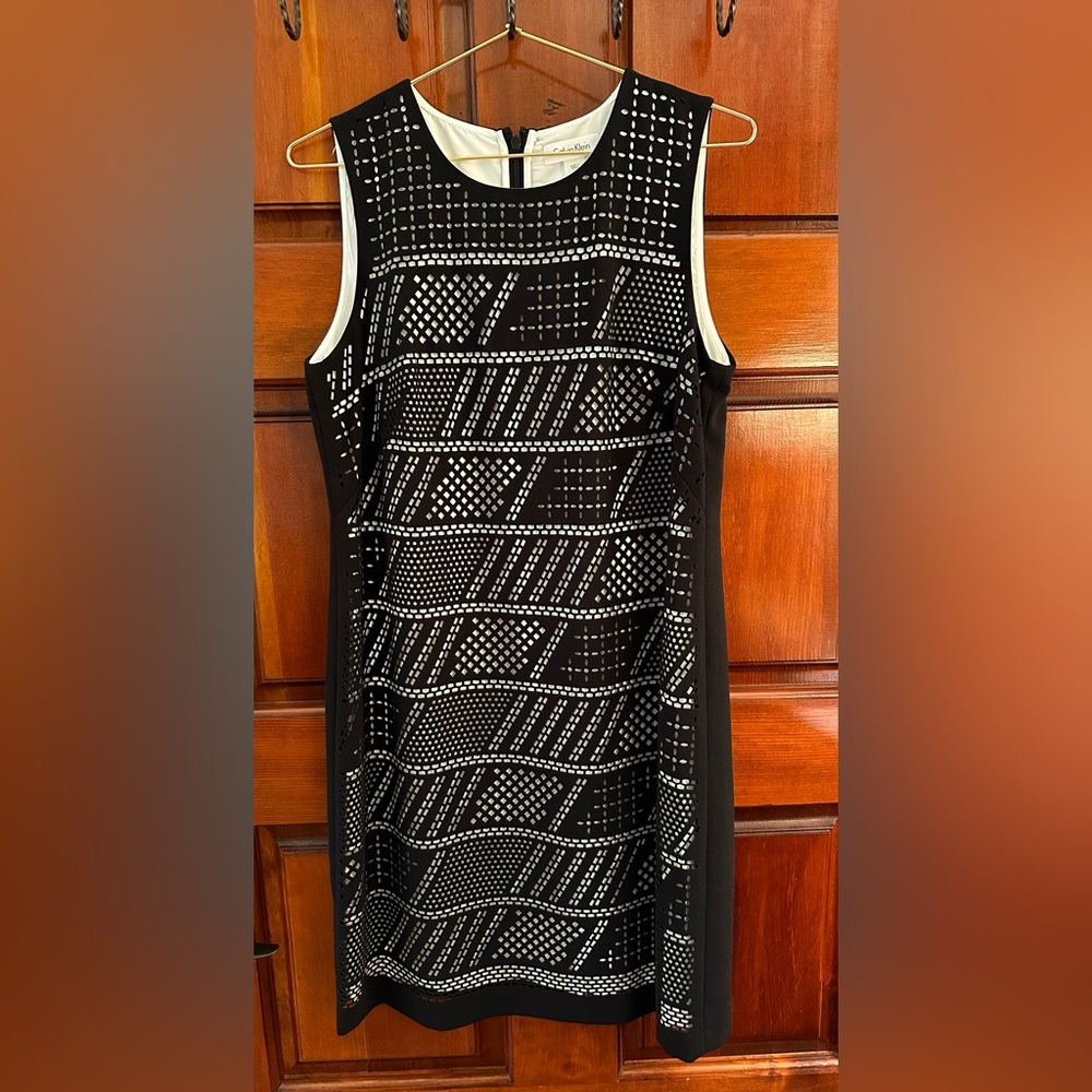 Calvin Klein Black & White Shift Dress Black Lazer Cut Front Size 8